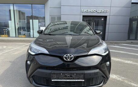 Toyota C-HR I рестайлинг, 2021 год, 2 850 000 рублей, 2 фотография