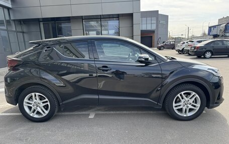 Toyota C-HR I рестайлинг, 2021 год, 2 850 000 рублей, 4 фотография