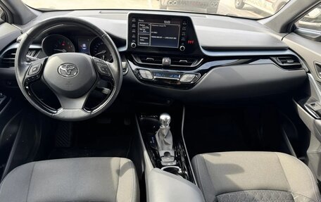 Toyota C-HR I рестайлинг, 2021 год, 2 850 000 рублей, 9 фотография