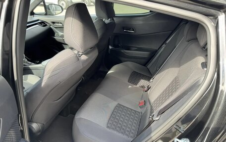 Toyota C-HR I рестайлинг, 2021 год, 2 850 000 рублей, 18 фотография