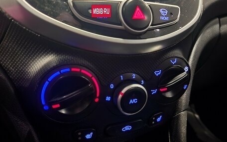 Hyundai Solaris II рестайлинг, 2013 год, 450 000 рублей, 12 фотография