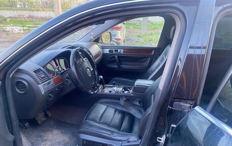 Volkswagen Touareg III, 2004 год, 470 000 рублей, 2 фотография