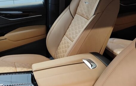 Cadillac Escalade V, 2023 год, 12 490 000 рублей, 13 фотография