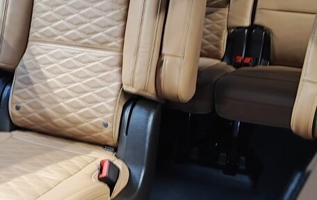 Cadillac Escalade V, 2023 год, 12 490 000 рублей, 16 фотография