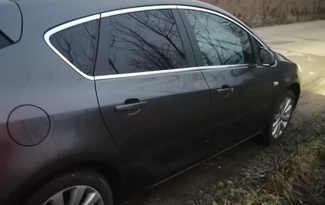 Opel Astra J, 2011 год, 510 000 рублей, 2 фотография