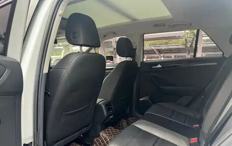 Volkswagen T-Roc I, 2022 год, 2 050 007 рублей, 9 фотография