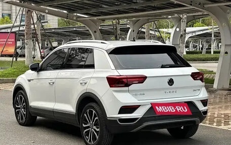 Volkswagen T-Roc I, 2022 год, 2 050 007 рублей, 7 фотография
