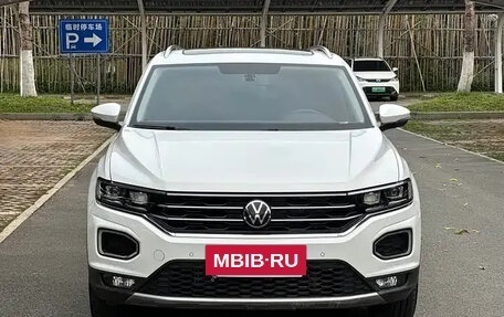 Volkswagen T-Roc I, 2022 год, 2 050 007 рублей, 3 фотография