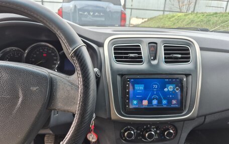 Renault Logan II, 2016 год, 455 000 рублей, 3 фотография