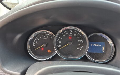 Renault Logan II, 2016 год, 455 000 рублей, 4 фотография