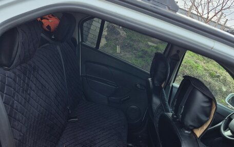 Renault Logan II, 2016 год, 455 000 рублей, 6 фотография