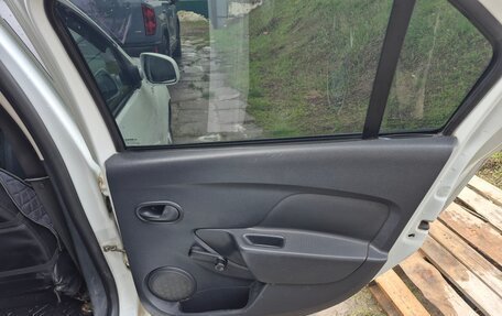 Renault Logan II, 2016 год, 455 000 рублей, 9 фотография