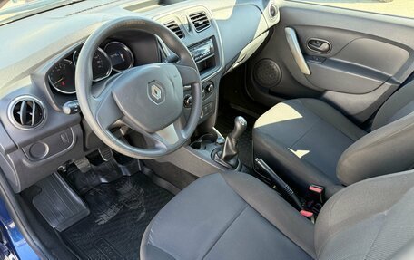 Renault Logan II, 2018 год, 925 000 рублей, 7 фотография