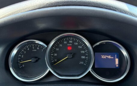 Renault Logan II, 2018 год, 925 000 рублей, 11 фотография