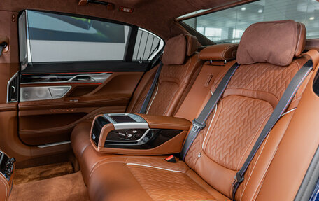 BMW 7 серия, 2021 год, 10 100 000 рублей, 21 фотография