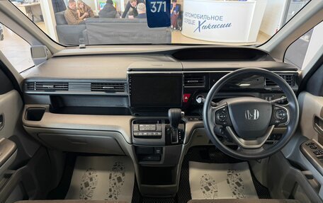 Honda Stepwgn IV, 2018 год, 1 799 900 рублей, 16 фотография