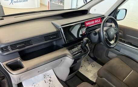 Honda Stepwgn IV, 2018 год, 1 799 900 рублей, 13 фотография