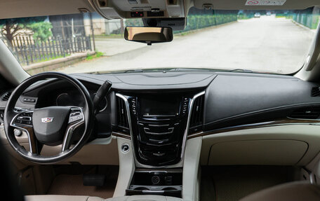 Cadillac Escalade IV, 2018 год, 4 800 000 рублей, 7 фотография