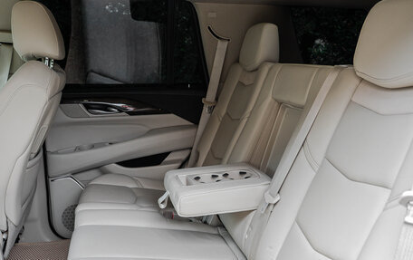 Cadillac Escalade IV, 2018 год, 4 800 000 рублей, 6 фотография