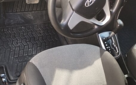 Hyundai Solaris II рестайлинг, 2011 год, 680 000 рублей, 7 фотография