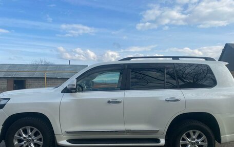 Toyota Land Cruiser 200, 2016 год, 3 950 000 рублей, 2 фотография