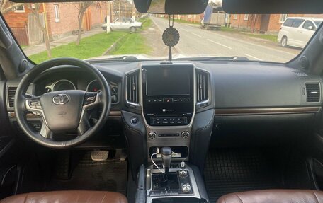 Toyota Land Cruiser 200, 2016 год, 3 950 000 рублей, 5 фотография