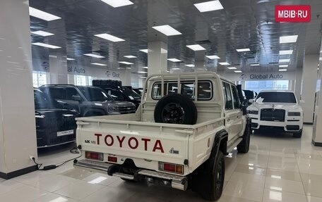Toyota Land Cruiser 70, 2022 год, 7 300 000 рублей, 3 фотография