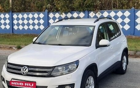 Volkswagen Tiguan I, 2011 год, 930 000 рублей, 2 фотография