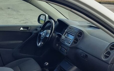 Volkswagen Tiguan I, 2011 год, 930 000 рублей, 5 фотография