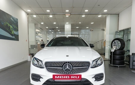 Mercedes-Benz E-Класс, 2020 год, 4 600 000 рублей, 2 фотография