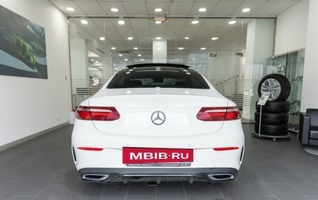 Mercedes-Benz E-Класс, 2020 год, 4 600 000 рублей, 5 фотография