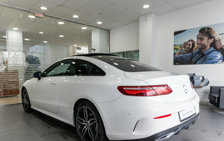 Mercedes-Benz E-Класс, 2020 год, 4 600 000 рублей, 6 фотография