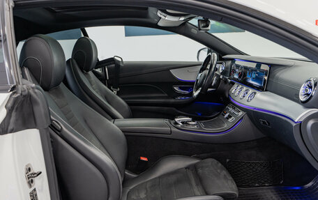 Mercedes-Benz E-Класс, 2020 год, 4 600 000 рублей, 8 фотография