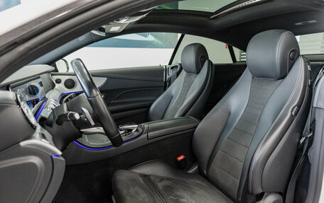 Mercedes-Benz E-Класс, 2020 год, 4 600 000 рублей, 15 фотография