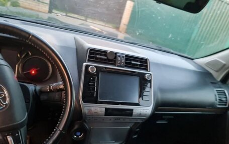 Toyota Land Cruiser Prado 150 рестайлинг 2, 2019 год, 4 400 000 рублей, 7 фотография