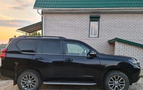 Toyota Land Cruiser Prado 150 рестайлинг 2, 2019 год, 4 400 000 рублей, 3 фотография