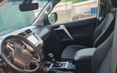 Toyota Land Cruiser Prado 150 рестайлинг 2, 2019 год, 4 400 000 рублей, 5 фотография