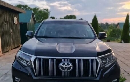 Toyota Land Cruiser Prado 150 рестайлинг 2, 2019 год, 4 400 000 рублей, 1 фотография
