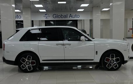 Rolls-Royce Cullinan, 2023 год, 43 000 000 рублей, 5 фотография