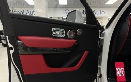 Rolls-Royce Cullinan, 2023 год, 43 000 000 рублей, 10 фотография