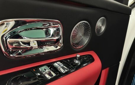 Rolls-Royce Cullinan, 2023 год, 43 000 000 рублей, 18 фотография