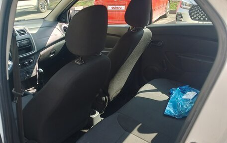 Renault Logan II, 2020 год, 595 000 рублей, 11 фотография