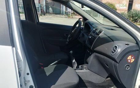 Renault Logan II, 2020 год, 595 000 рублей, 9 фотография