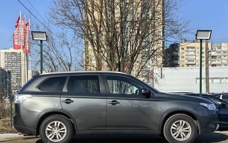 Mitsubishi Outlander III рестайлинг 3, 2014 год, 1 069 000 рублей, 4 фотография