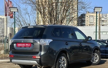 Mitsubishi Outlander III рестайлинг 3, 2014 год, 1 069 000 рублей, 8 фотография