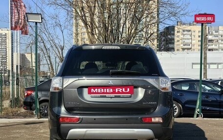 Mitsubishi Outlander III рестайлинг 3, 2014 год, 1 069 000 рублей, 7 фотография