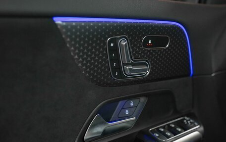 Mercedes-Benz GLA, 2024 год, 6 400 000 рублей, 7 фотография