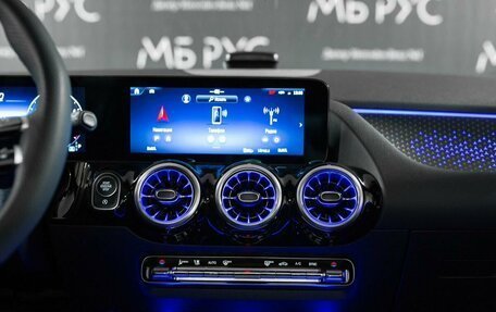 Mercedes-Benz GLA, 2024 год, 6 400 000 рублей, 13 фотография