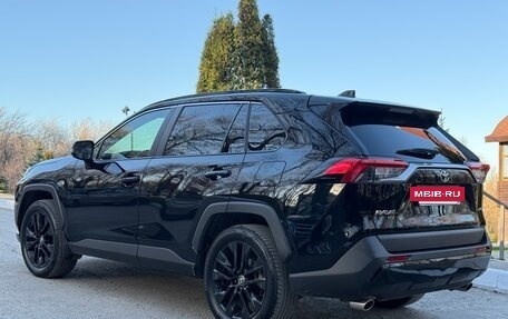 Toyota RAV4, 2022 год, 4 300 000 рублей, 9 фотография