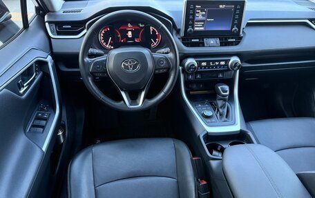 Toyota RAV4, 2022 год, 4 300 000 рублей, 25 фотография